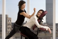 /album/exemplos-de-massagens-e-terapias-disponiveis/chair-massage-jpg/